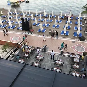 La - La Beiurut Marmaris